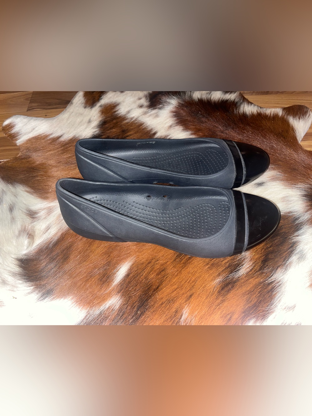 Crocs size 8W women’s black patent cap toe slip on EUC